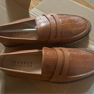 Journee Collection women’s  Brown Loafers